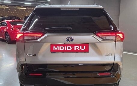 Toyota RAV4, 2024 год, 4 800 000 рублей, 4 фотография