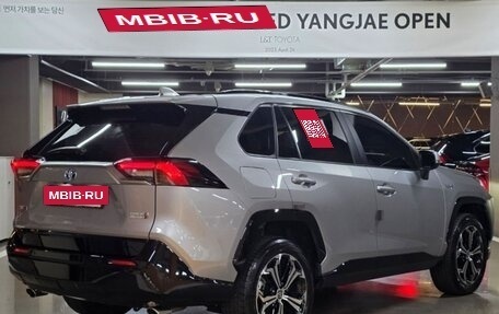 Toyota RAV4, 2024 год, 4 800 000 рублей, 2 фотография