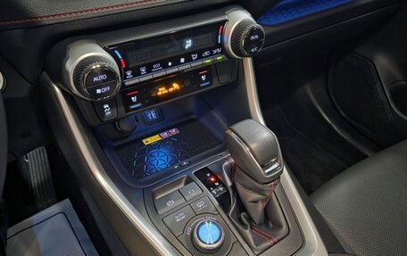 Toyota RAV4, 2024 год, 4 800 000 рублей, 17 фотография