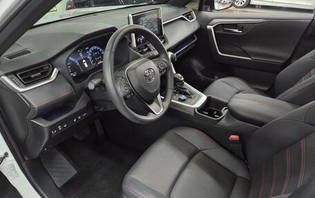 Toyota RAV4, 2024 год, 4 780 000 рублей, 13 фотография