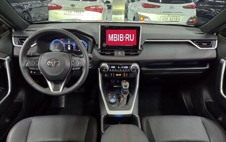 Toyota RAV4, 2024 год, 4 780 000 рублей, 15 фотография