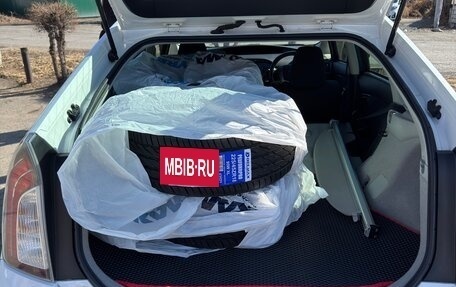 Toyota Prius, 2014 год, 1 750 000 рублей, 10 фотография