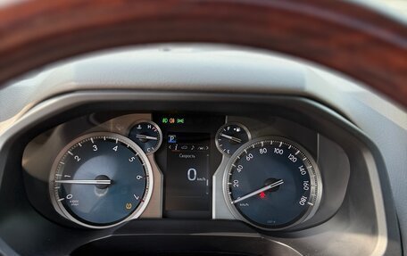 Toyota Land Cruiser Prado 150 рестайлинг 2, 2019 год, 7 300 000 рублей, 15 фотография