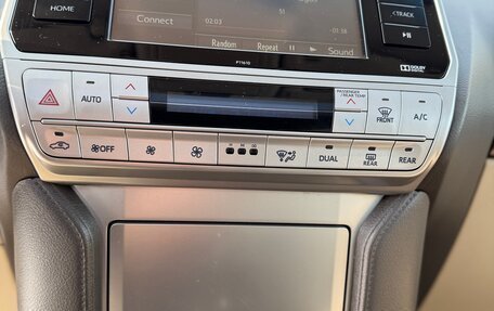 Toyota Land Cruiser Prado 150 рестайлинг 2, 2019 год, 7 300 000 рублей, 19 фотография