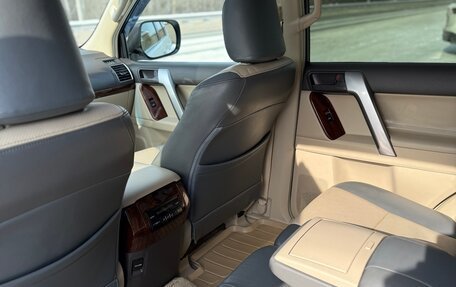 Toyota Land Cruiser Prado 150 рестайлинг 2, 2019 год, 7 300 000 рублей, 23 фотография