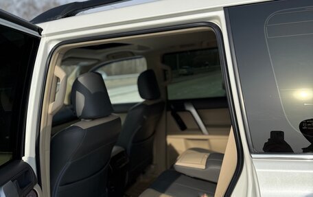 Toyota Land Cruiser Prado 150 рестайлинг 2, 2019 год, 7 300 000 рублей, 22 фотография