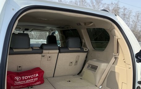 Toyota Land Cruiser Prado 150 рестайлинг 2, 2019 год, 7 300 000 рублей, 32 фотография