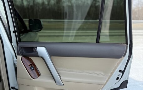 Toyota Land Cruiser Prado 150 рестайлинг 2, 2019 год, 7 300 000 рублей, 30 фотография