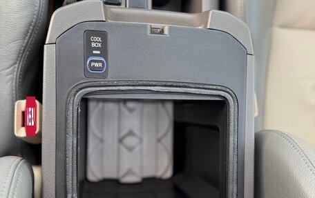 Toyota Land Cruiser Prado 150 рестайлинг 2, 2019 год, 7 300 000 рублей, 18 фотография