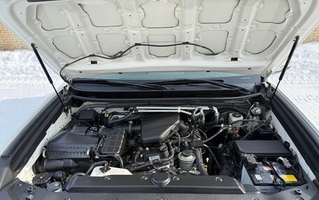 Toyota Land Cruiser Prado 150 рестайлинг 2, 2019 год, 7 300 000 рублей, 35 фотография