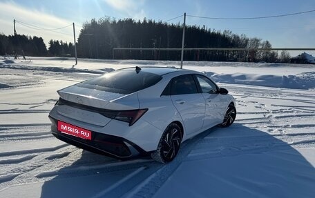 Hyundai Elantra, 2023 год, 2 100 000 рублей, 5 фотография