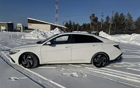 Hyundai Elantra, 2023 год, 2 100 000 рублей, 8 фотография