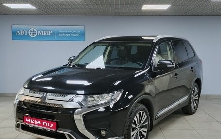 Mitsubishi Outlander III рестайлинг 3, 2019 год, 2 346 000 рублей, 1 фотография
