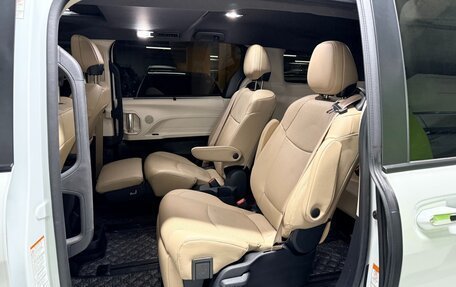 Toyota Sienna, 2024 год, 7 000 000 рублей, 9 фотография