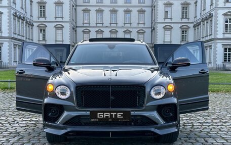 Bentley Bentayga I, 2025 год, 48 392 500 рублей, 2 фотография