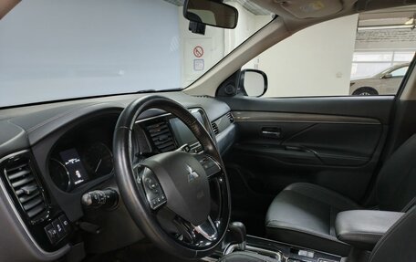 Mitsubishi Outlander III рестайлинг 3, 2019 год, 2 346 000 рублей, 12 фотография