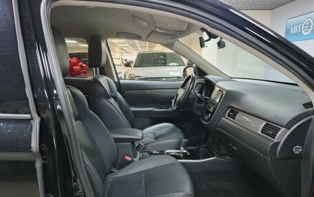 Mitsubishi Outlander III рестайлинг 3, 2019 год, 2 346 000 рублей, 10 фотография