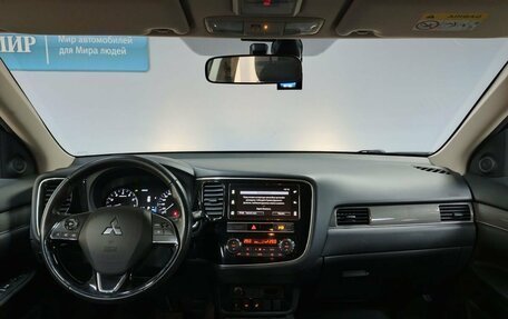 Mitsubishi Outlander III рестайлинг 3, 2019 год, 2 346 000 рублей, 13 фотография