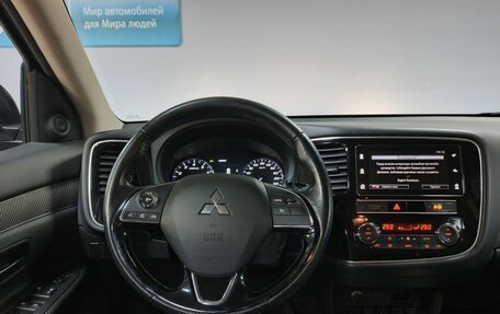 Mitsubishi Outlander III рестайлинг 3, 2019 год, 2 346 000 рублей, 14 фотография