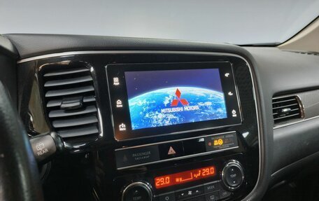 Mitsubishi Outlander III рестайлинг 3, 2019 год, 2 346 000 рублей, 17 фотография