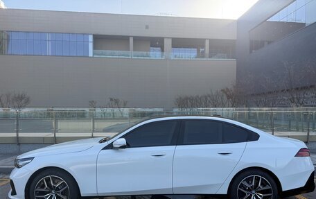 BMW 5 серия, 2025 год, 7 600 000 рублей, 6 фотография