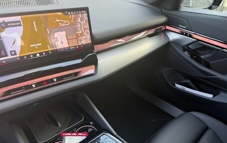 BMW 5 серия, 2025 год, 7 600 000 рублей, 13 фотография