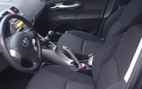 Toyota Auris II, 2008 год, 700 000 рублей, 17 фотография