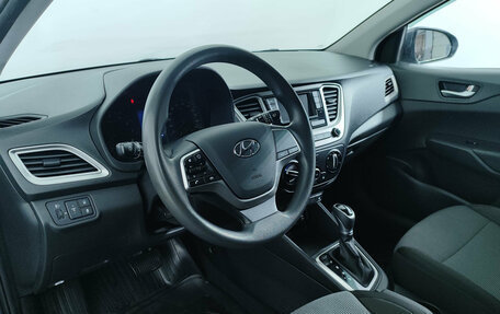 Hyundai Solaris II рестайлинг, 2021 год, 1 721 000 рублей, 12 фотография