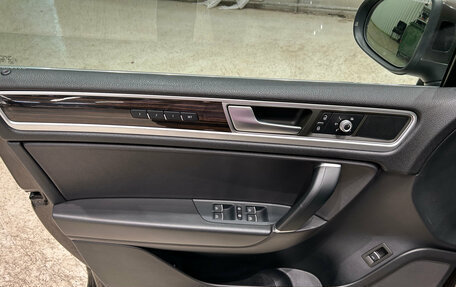 Volkswagen Touareg III, 2015 год, 3 599 000 рублей, 13 фотография