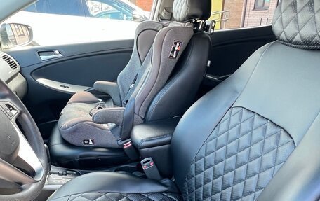 Hyundai Solaris II рестайлинг, 2015 год, 990 000 рублей, 11 фотография