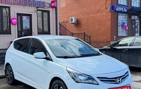 Hyundai Solaris II рестайлинг, 2015 год, 990 000 рублей, 3 фотография