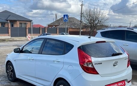 Hyundai Solaris II рестайлинг, 2015 год, 990 000 рублей, 4 фотография