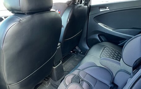 Hyundai Solaris II рестайлинг, 2015 год, 990 000 рублей, 16 фотография