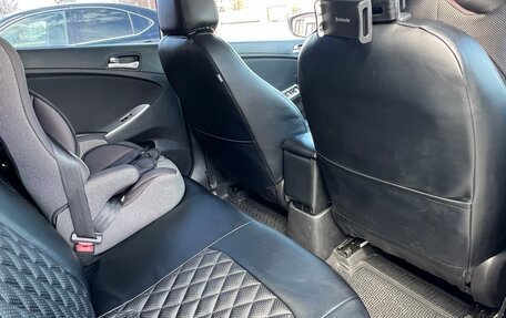 Hyundai Solaris II рестайлинг, 2015 год, 990 000 рублей, 17 фотография