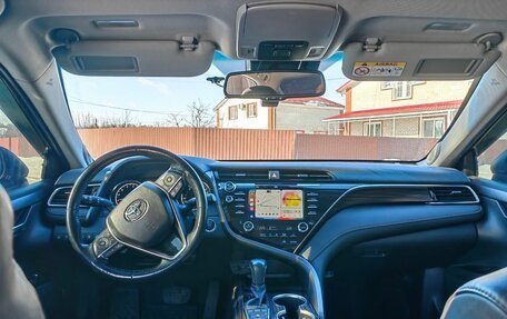 Toyota Camry, 2018 год, 2 990 000 рублей, 11 фотография