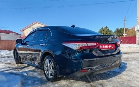 Toyota Camry, 2018 год, 2 990 000 рублей, 7 фотография