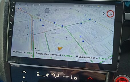 Honda Fit III, 2018 год, 1 300 000 рублей, 6 фотография