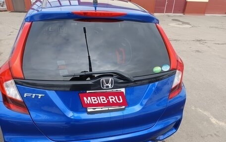 Honda Fit III, 2018 год, 1 300 000 рублей, 3 фотография