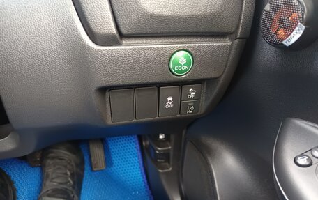 Honda Fit III, 2018 год, 1 300 000 рублей, 12 фотография