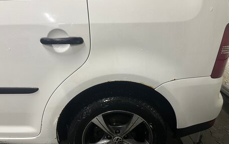 Volkswagen Touran III, 2010 год, 650 000 рублей, 10 фотография