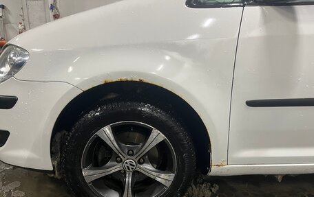 Volkswagen Touran III, 2010 год, 650 000 рублей, 11 фотография