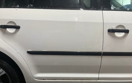 Volkswagen Touran III, 2010 год, 650 000 рублей, 12 фотография