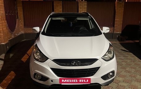 Hyundai ix35 I рестайлинг, 2011 год, 950 000 рублей, 2 фотография