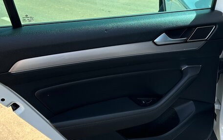 Volkswagen Passat B8 рестайлинг, 2019 год, 2 500 000 рублей, 15 фотография