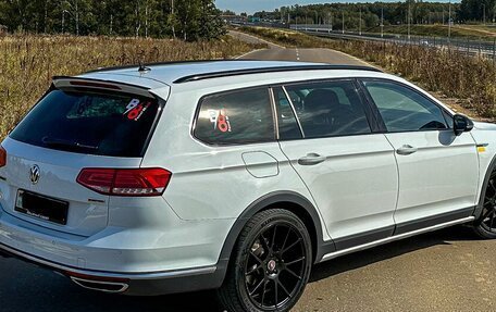 Volkswagen Passat B8 рестайлинг, 2019 год, 2 500 000 рублей, 28 фотография