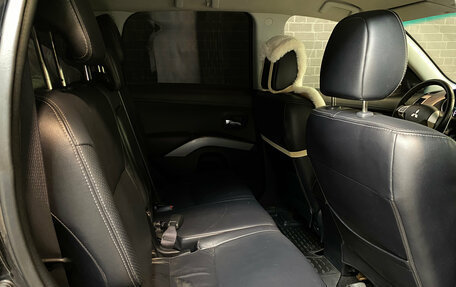 Mitsubishi Outlander III рестайлинг 3, 2011 год, 1 300 000 рублей, 10 фотография