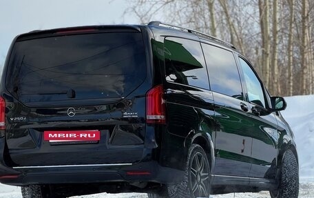 Mercedes-Benz V-Класс, 2017 год, 4 520 000 рублей, 5 фотография