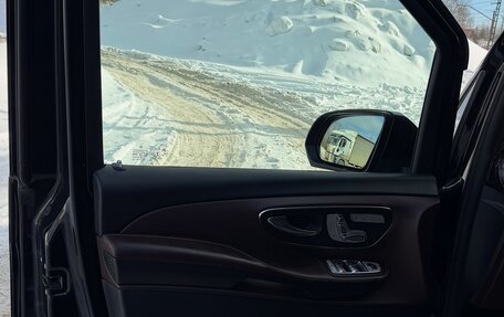 Mercedes-Benz V-Класс, 2017 год, 4 520 000 рублей, 24 фотография