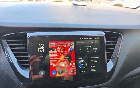 Hyundai Solaris II рестайлинг, 2018 год, 1 300 000 рублей, 7 фотография