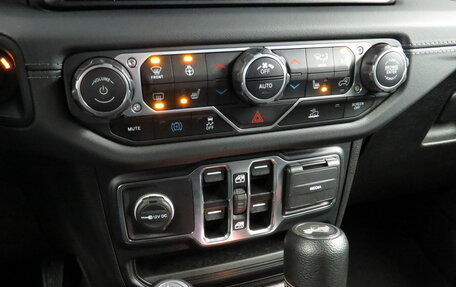 Jeep Wrangler, 2023 год, 6 750 000 рублей, 19 фотография